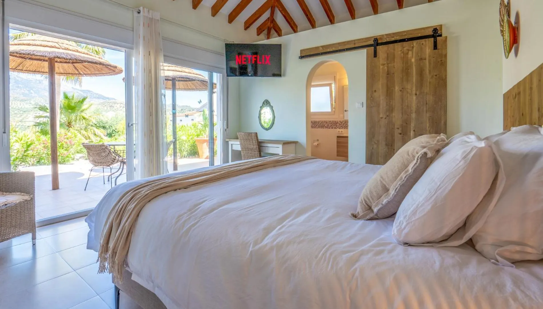 Boutique B&B Villa La Vinuela Bed & Breakfast